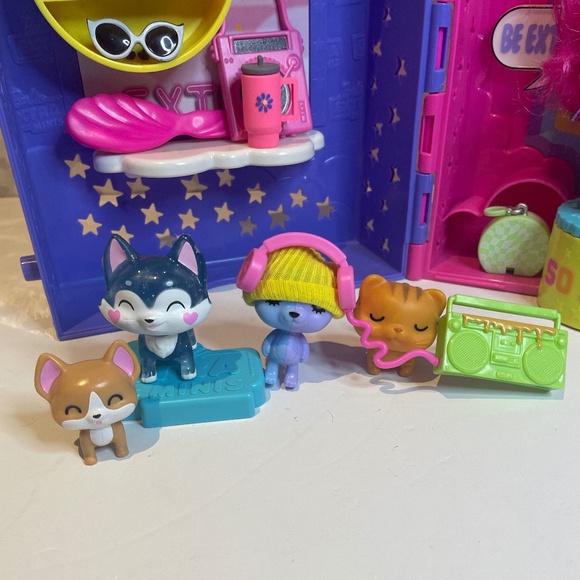 Barbie Extra 🛍️Mini Doll Fashion Boutique Closet with 🐶 Pets - Picture 13 of 14
